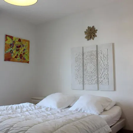 3 Pieces, 4 Couchages A St-martin-de-re, Acces Direct Au Port, Terrasse, Parking Et Wifi - Fr-1-246c-12 Apartment Saint-Martin-de-Re