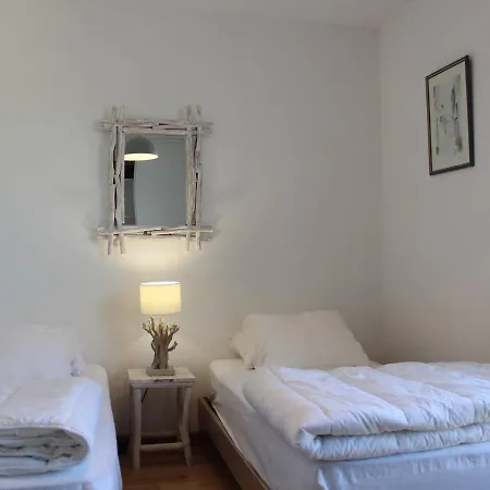 Apartmán 3 Pieces, 4 Couchages A St-martin-de-re, Acces Direct Au Port, Terrasse, Parking Et Wifi - Fr-1-246c-12 *